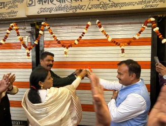 सिविल अस्पताल के पीछे नपा ने बनाया गुमठी मार्केट गुमठीधारियों ने नपाध्यक्ष का माना आभार, किया स्वागत