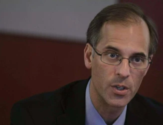 Moody’s Mark Zandi: Strict immigration policies won’t mean more jobs for US workers