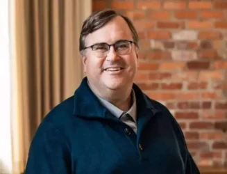 Reid Hoffman's LinkedIn rule: Dinner at home with family, then open the laptop again