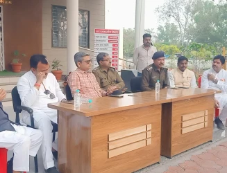 महाशिवरात्रि एवं रमजान को लेकर आष्टा थाना परिसर में शांति समिति की बैठक आयोजित