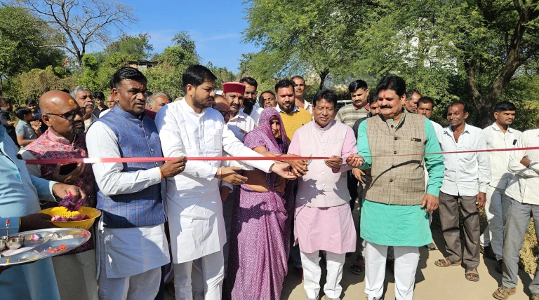 ग्राम पखनी को मिली विकास की सौगात विधायक ने 15 लाख की लागत से निर्मित पुलिया-सीसी रोड का किया लोकार्पण
