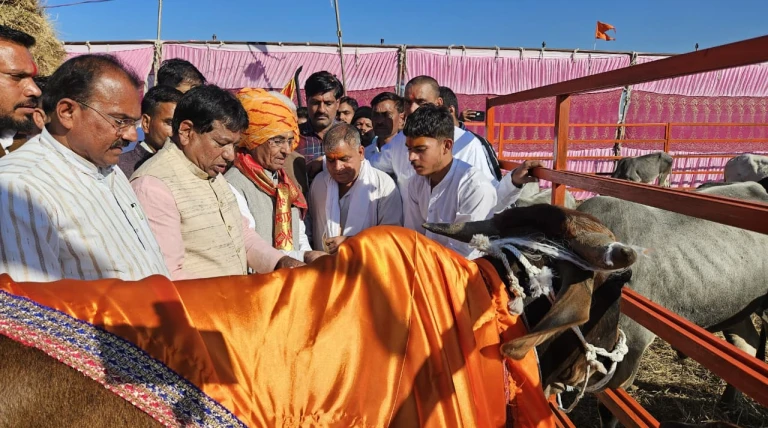 दास्ताखेड़ी मे नवनिर्मित नन्दी गौशाला के लोकार्पण में शामिल हुए आष्टा विधायक