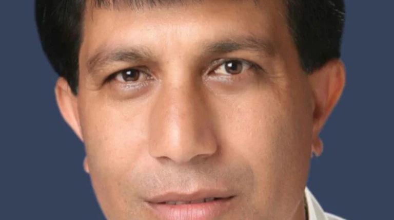 21 तारीख रात में आष्टा में घटित अप्रिय घटना के बाद प्रशासन ने मजबूती से अपनी जिम्मेदारी निभाई उसके बाद शहर के गणमान्य नागरिकों को भी अपने शहर के सौहाद्र प्रेम शांति सद्भाव के लिए आगे आना चाहिए प्रशासन गलत काम करने पर और ठोस करेगा पर शहर का अमन कायम करना ह