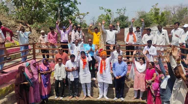**नदियाँ हमारी संस्कृति की जननी: मोहन नागर** *'जल गंगा संवर्धन अभियान' के तहत आष्टा के गोविंदपुरा में भव्य कार्यक्रम आयोजित; अतिथियों व ग्रामीणों ने ली अविरल धारा बनाए रखने की शपथ