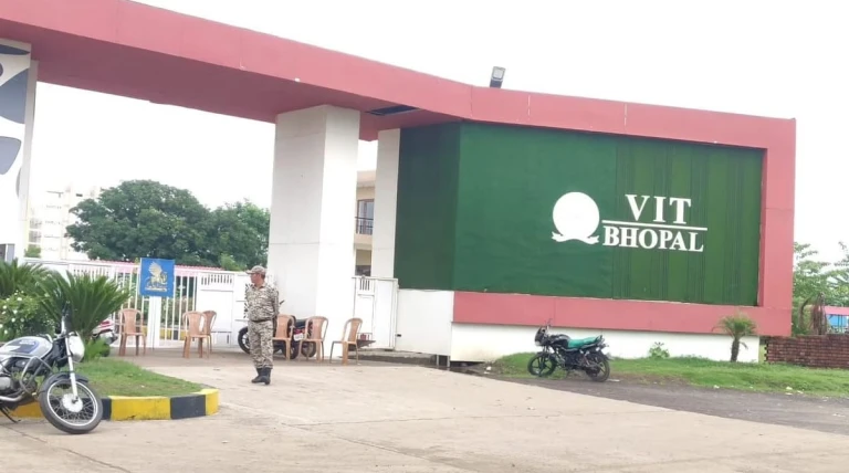 VIT भोपाल मामले में NHRC सख्त, सरकार और UGC से मांगी कार्रवाई रिपोर्ट