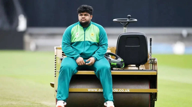 Emotional breakdown! 'Crowd gaaliyan de raha tha': Azam Khan's tale of abuses, tears