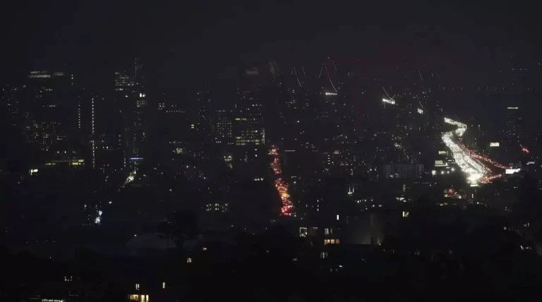 San Francisco blackout: Power outage leaves nearly a third of city in darkness