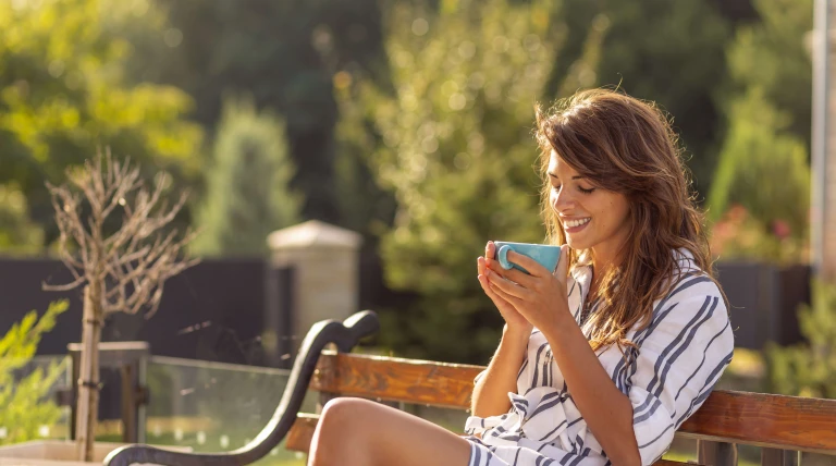Morning coffee and sunshine: A simple habit that may boost your health