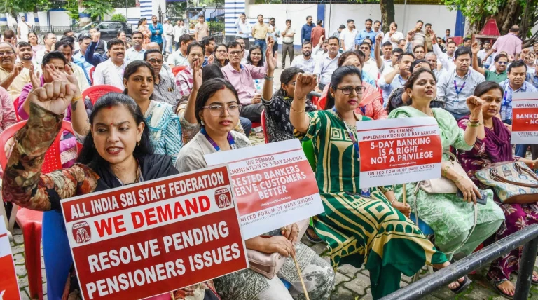‘Resolve issues through dialogue’: Govt urges bank employees to call off Sept 28-30 stir