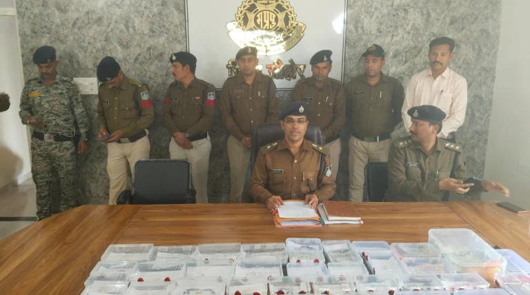 मिस्त्री शादाबऔर  सलमान ने दिया चोरी की वारदात को अंजाम