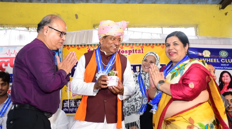 आष्टा में निशुल्क स्वास्थ्य शिविर 465 नागरिकों की जांच दो महिलाओं में स्तन कैंसर की पुष्टि