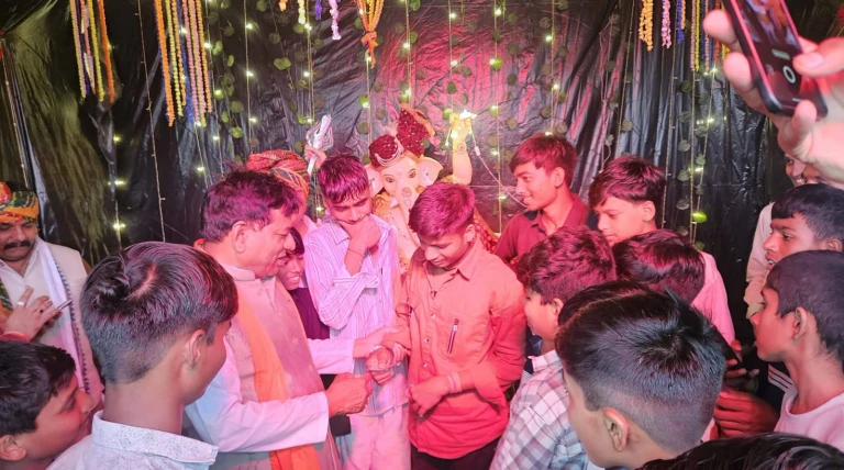 बाबा रामदेवजी की दशमी पर निकली शोभायात्रा